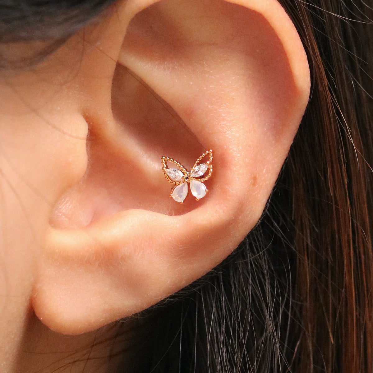 Piercing de mariposa de piedra lunar